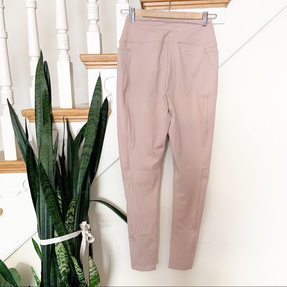 GYMSHARK DREAMY LEGGINGS 2.0 Taupe Medium - Picture 5 of 7